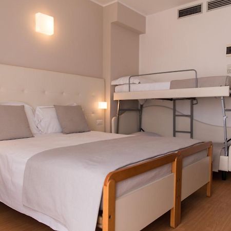 Hotel Ardea Риччоне Экстерьер фото