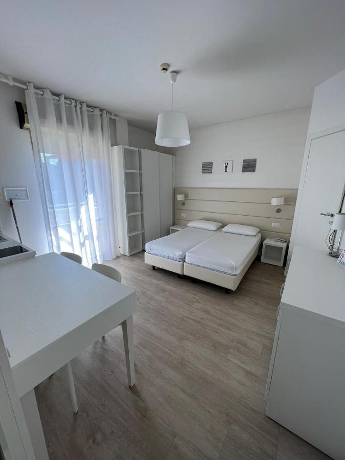 Hotel Ardea Риччоне Экстерьер фото