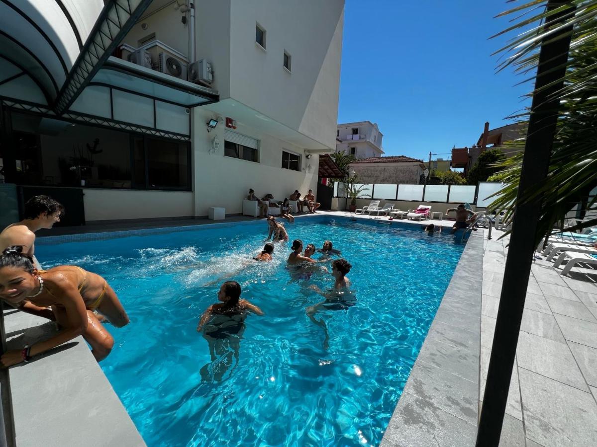 Hotel Ardea Риччоне Экстерьер фото