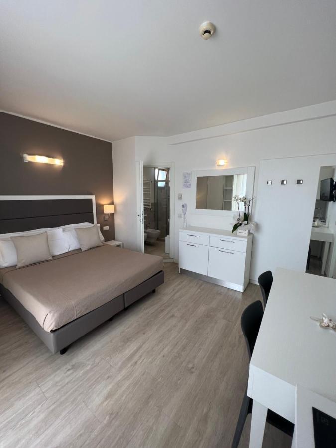 Hotel Ardea Риччоне Экстерьер фото